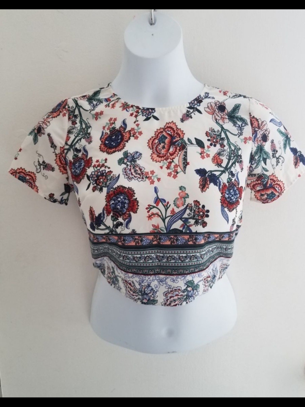 Floral Print Cropped Women’s Top - Cream/Multicolor